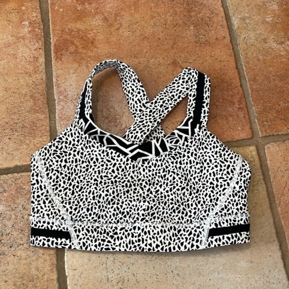 Lululemon sports bra, size 4